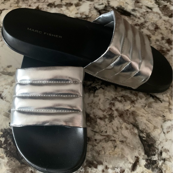 NEW Marc Fisher Metallic Silver Slides - Picture 7 of 8